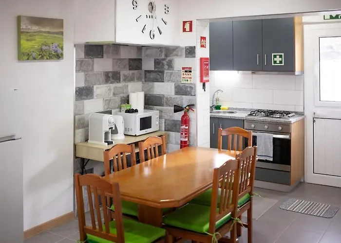 Cantinho Do Cruzeiro Lajes 펜션 *